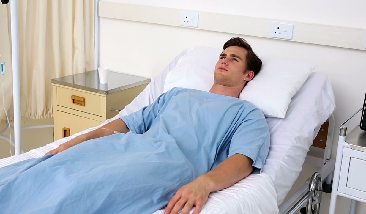 Despois da cirurxía de ampliación do pene, un home debe permanecer na cama
